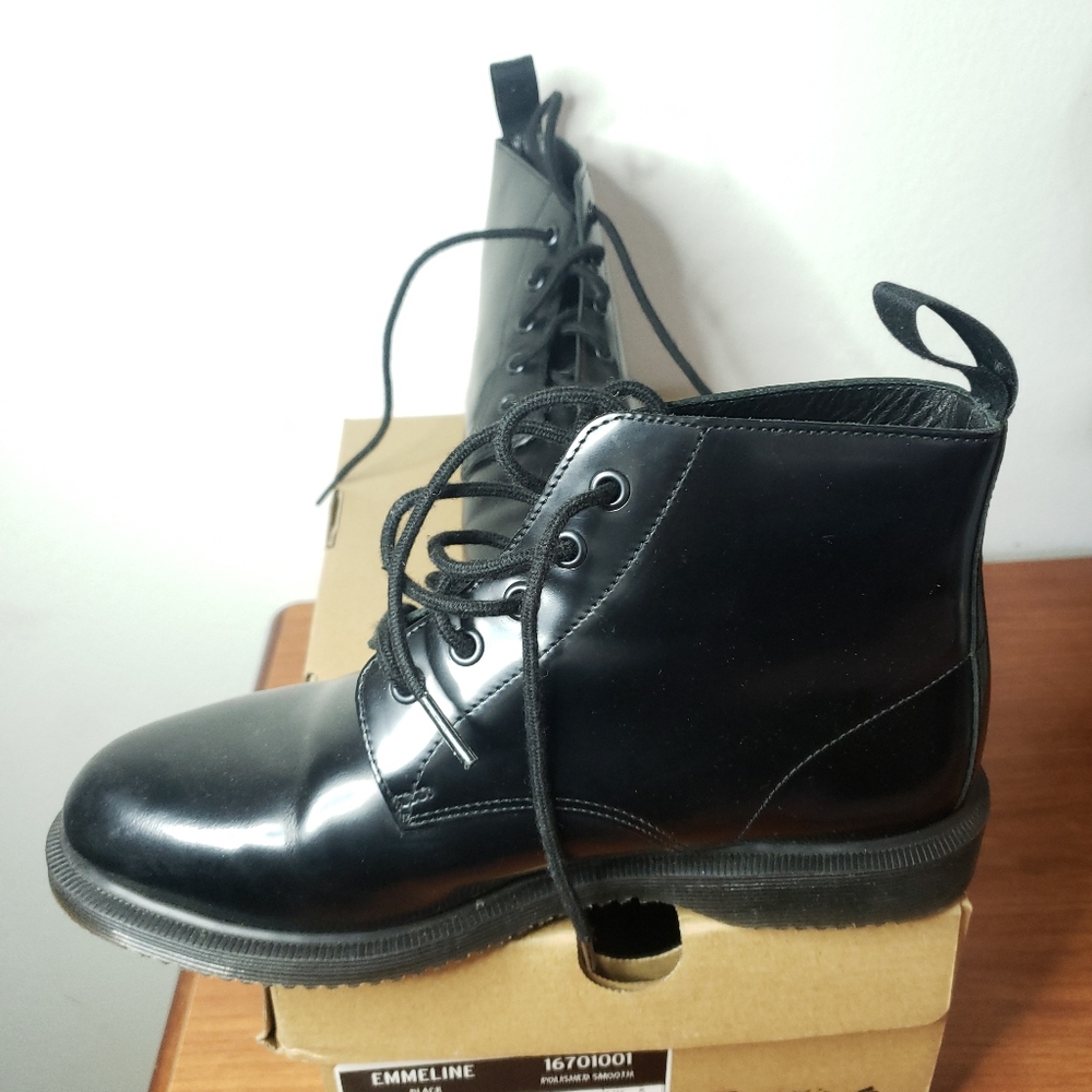 Boots - Picture 5 of 6